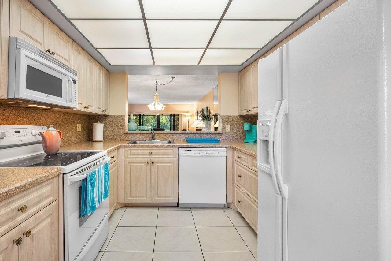 5087 Oak Hill Lane 315, Delray Beach, FL 33484 photo 14