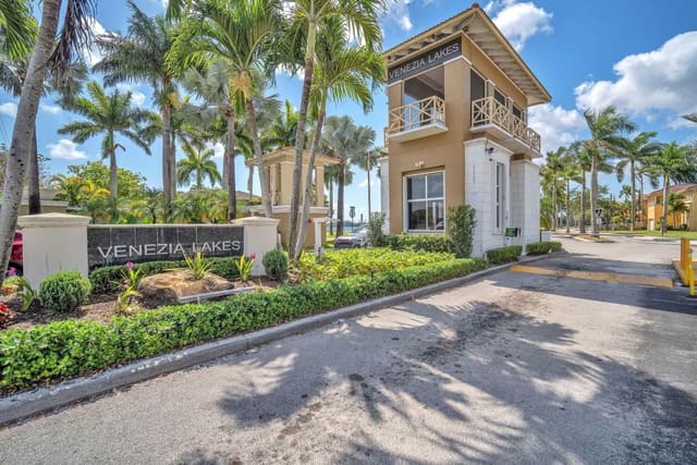 13091 SW 141st Street, sold in Venezia Lakes, Miami, FL