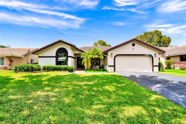 11985 NW 2nd Manor, sold in West Glen 128-3 B, Coral Springs, FL