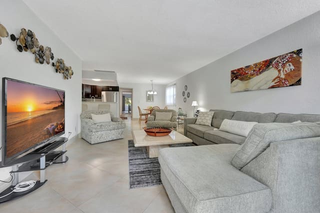 3212 NE 12th Street 201, Pompano Beach, FL 33062