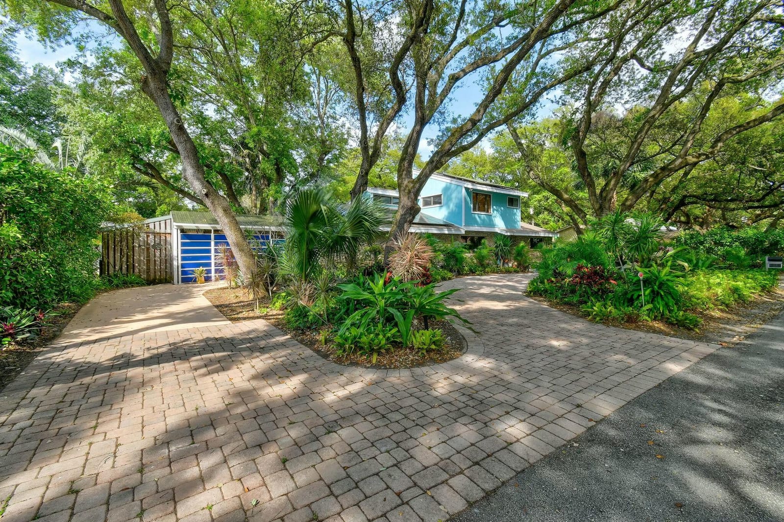 2351 Snug Harbor Drive, Palm Beach Gardens, FL 33410