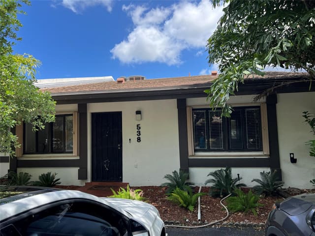 538 NE 199th Terrace 2L, sold in Sandpiper At Calif Club C, Miami, FL