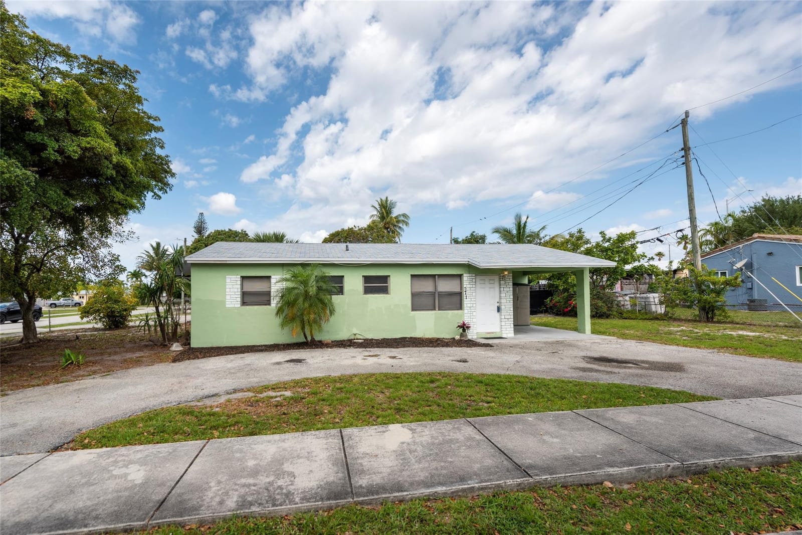 571 NE 61st Street, Oakland Park, FL 33334