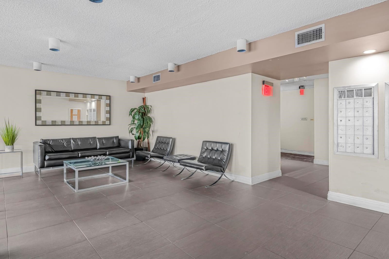 2751 Taft Street 208 — photo 6