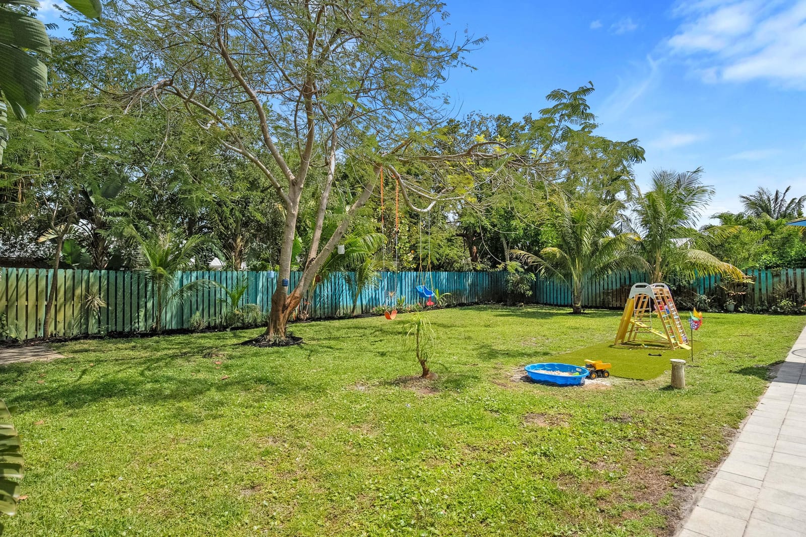 313 SE Flamingo Avenue, Stuart, FL 34996 photo 30
