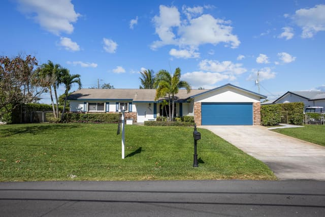 2591 SW 11th Street, sold in Golfview Harbour 1st Sec, Boynton Beach, FL