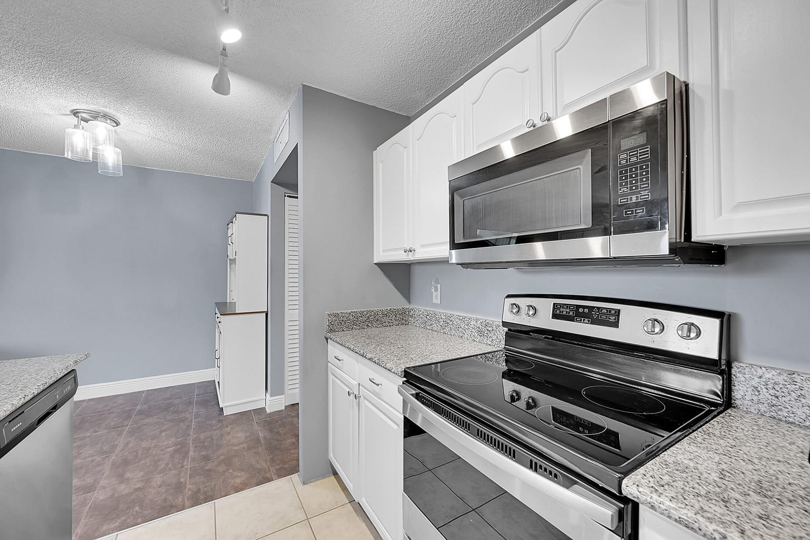 1625 Meadows Circle W, Boynton Beach, FL 33436 photo 2