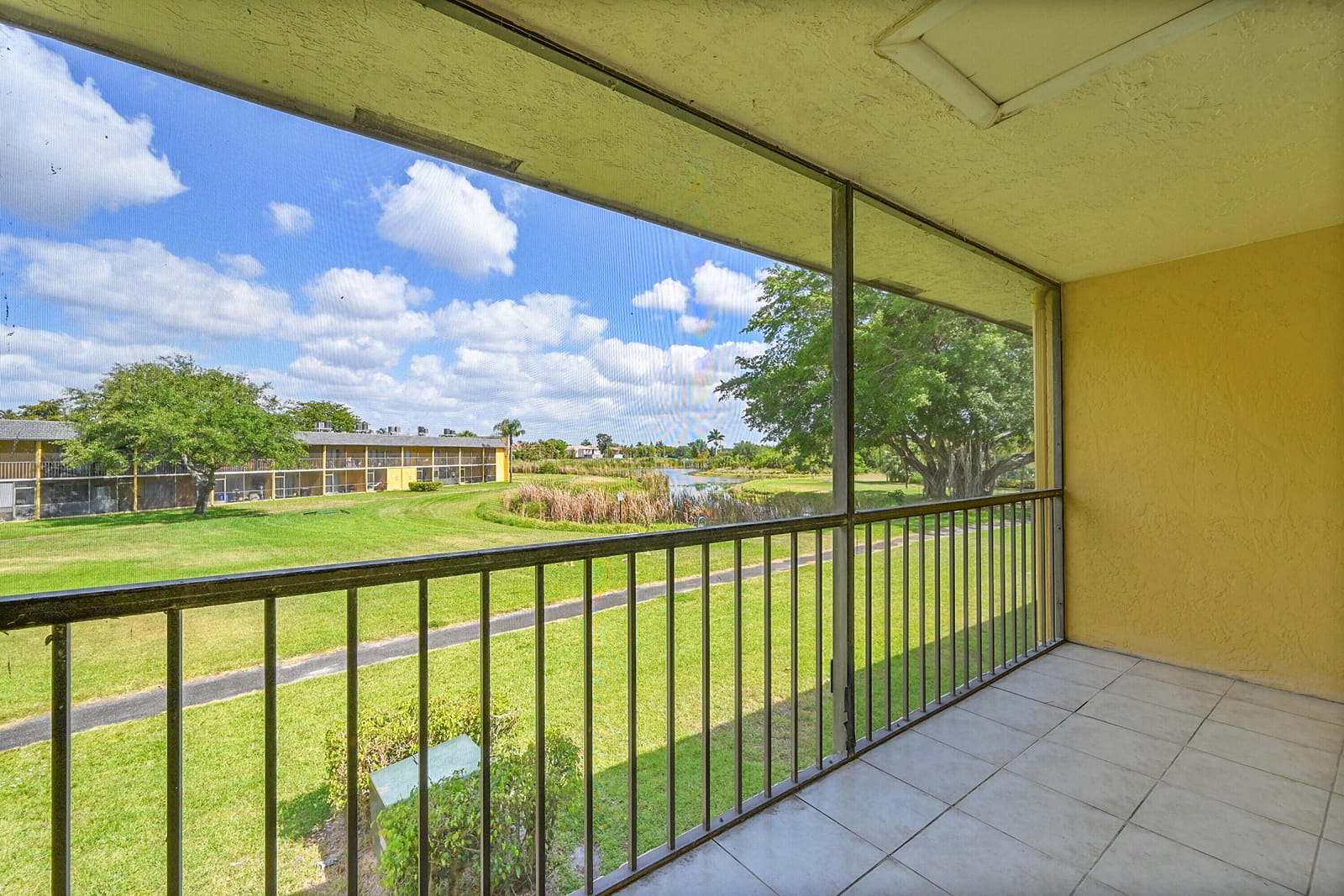 1625 Meadows Circle W, Boynton Beach, FL 33436 photo 15