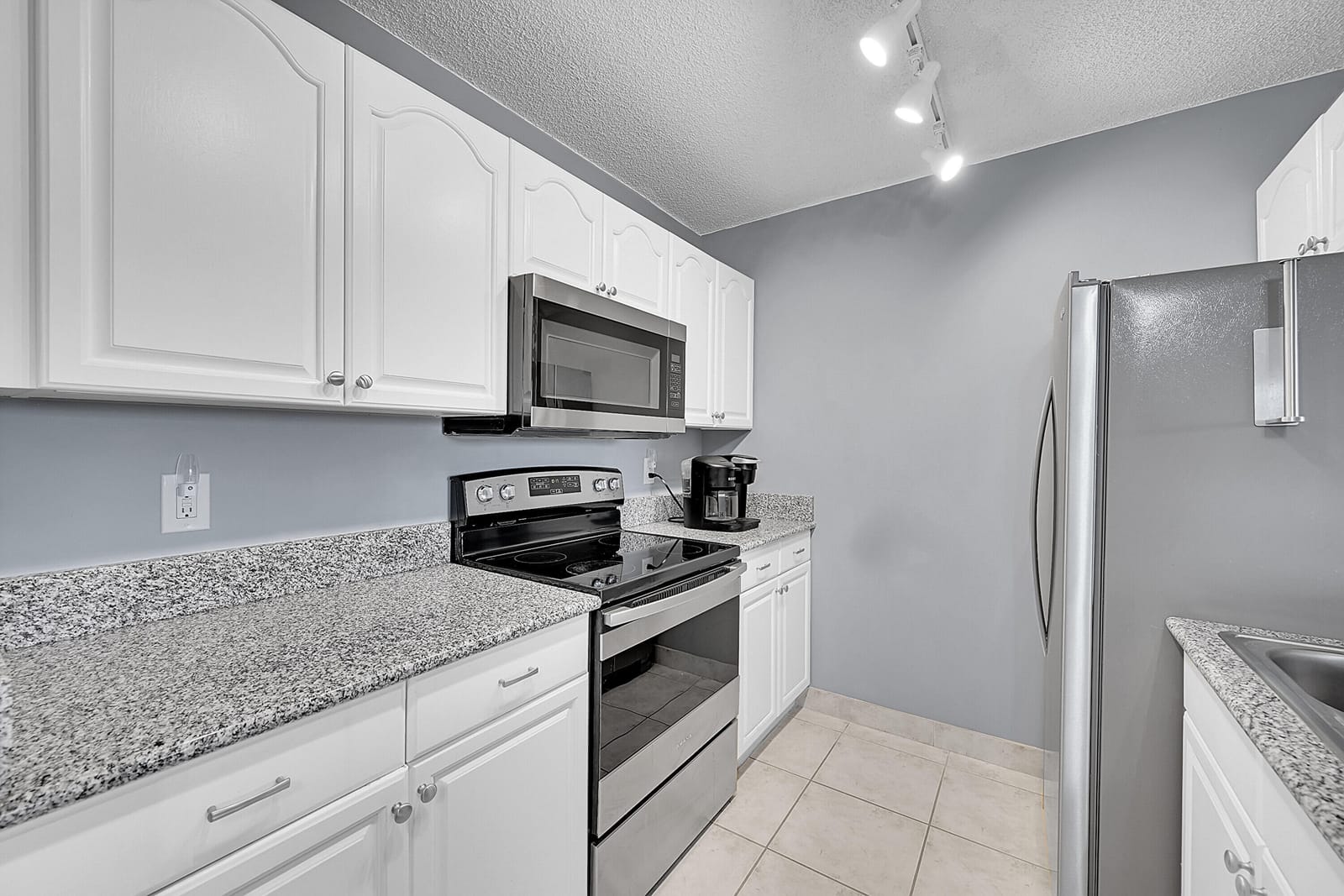 1625 Meadows Circle W, Boynton Beach, FL 33436 photo 3
