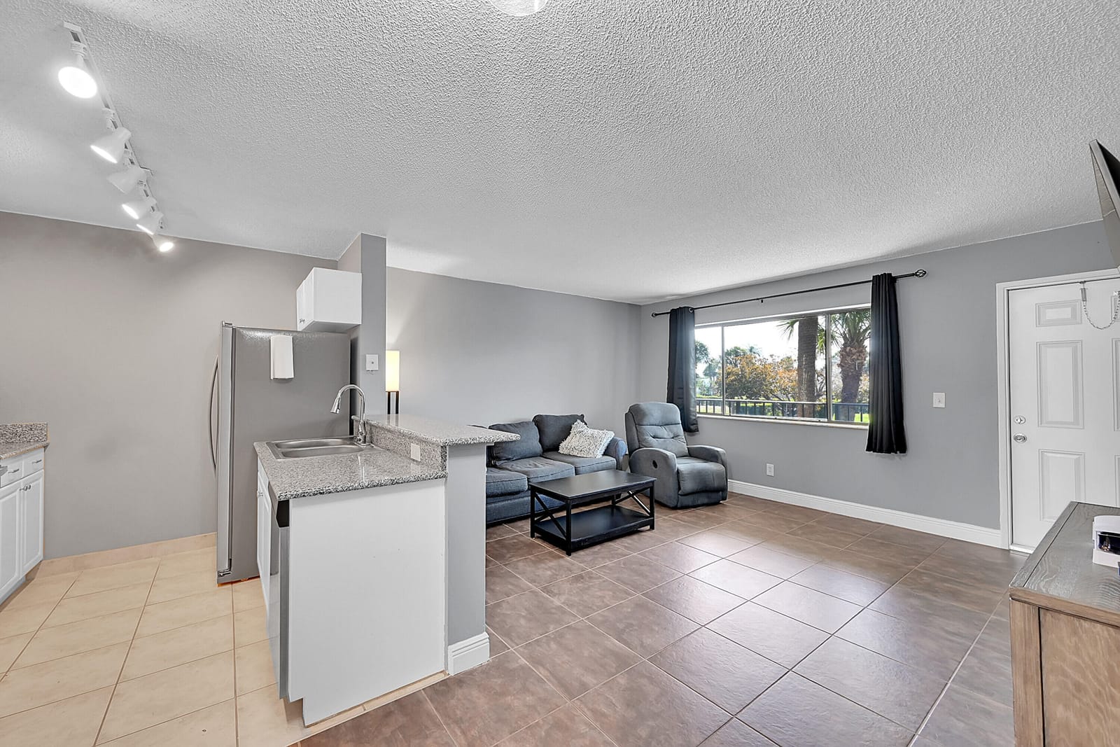 1625 Meadows Circle W, Boynton Beach, FL 33436 photo 5