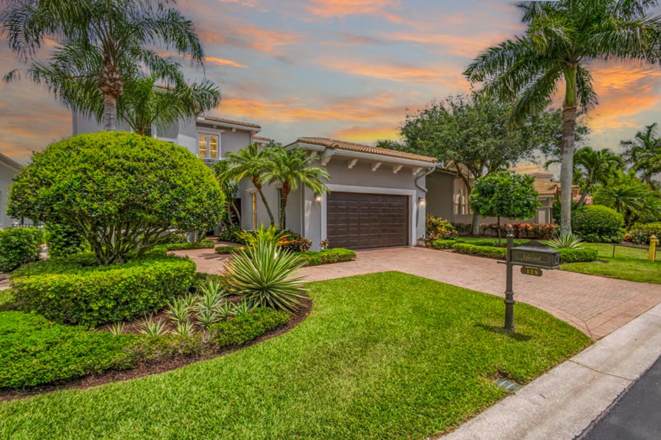 128 Viera Drive, Palm Beach Gardens, FL 33418