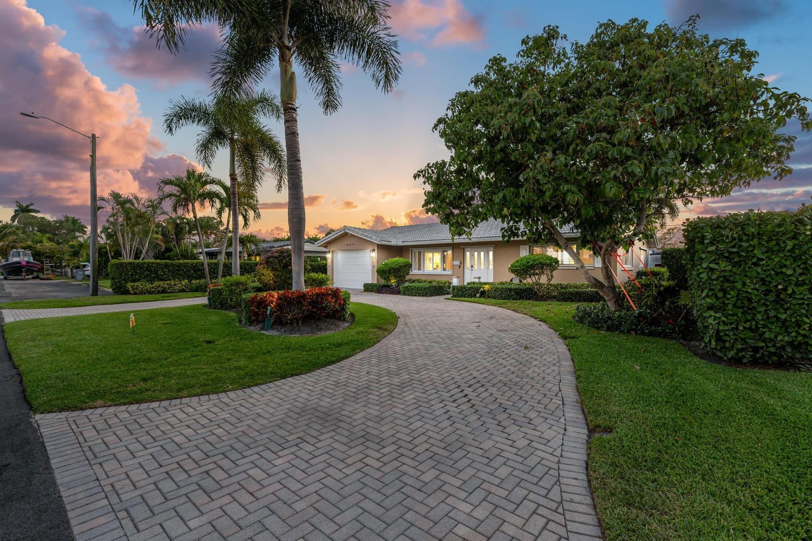 949 NE 24th Avenue, Pompano Beach, FL 33062