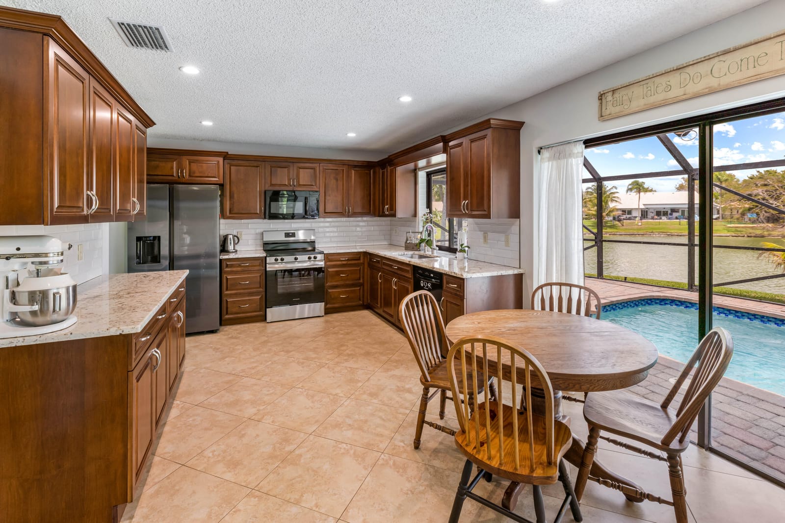 7701 NW 18 Court, Margate, FL 33063 photo 10