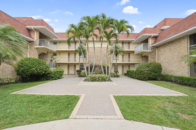 5500 Tamberlane Circle 105, sold in Tamberlane 4 Condo, Palm Beach Gardens, FL