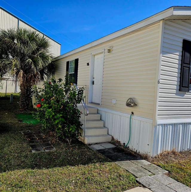 6 N Loafing Street, sold in Hypoluxo Harbor Club Co-Op, Hypoluxo, FL