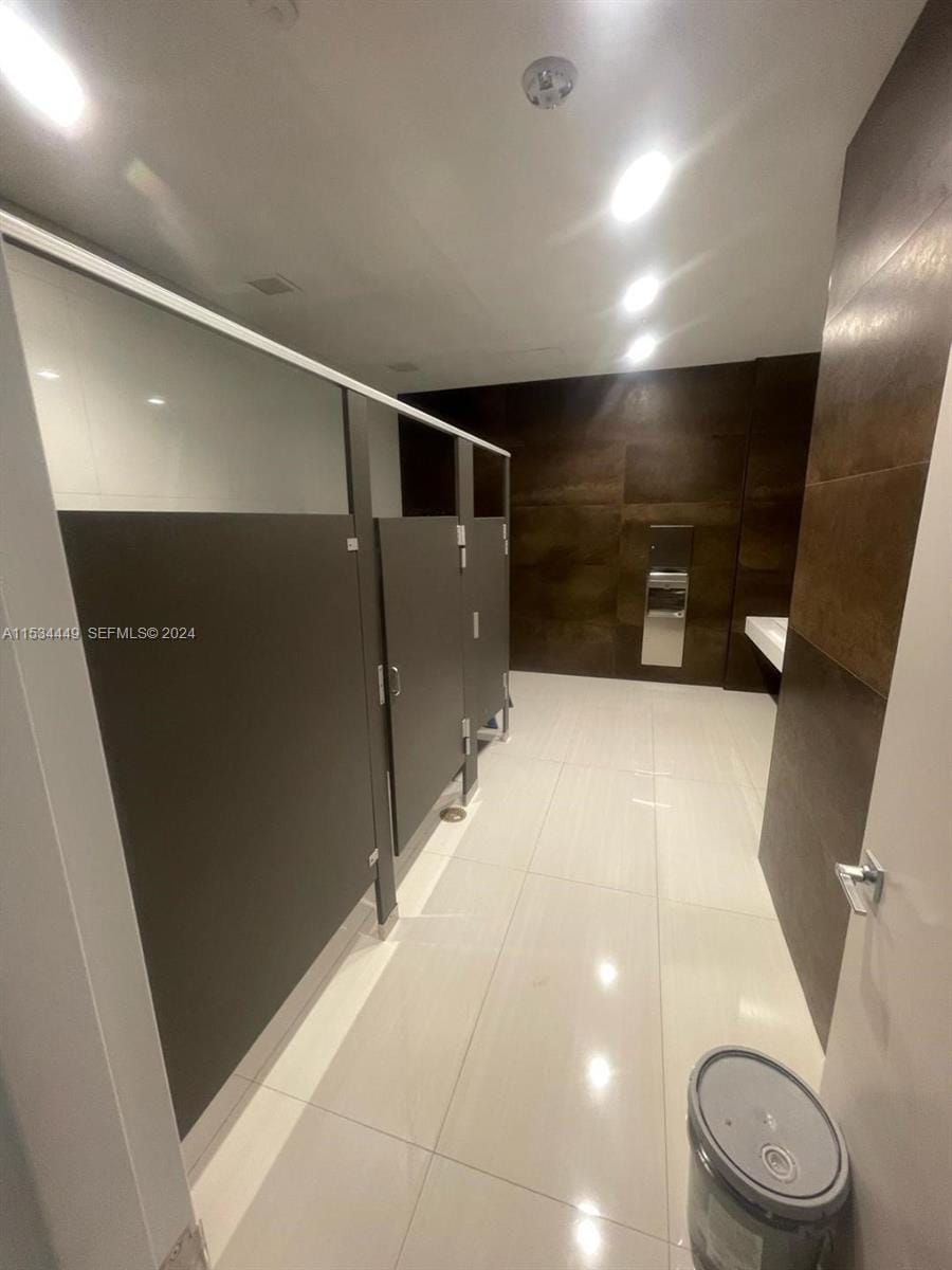 1006 E Hallandale Beach Boulevard 4-206 — photo 11