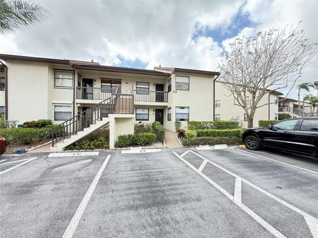 7650 Tahiti Lane 206, Lake Worth, FL 33467