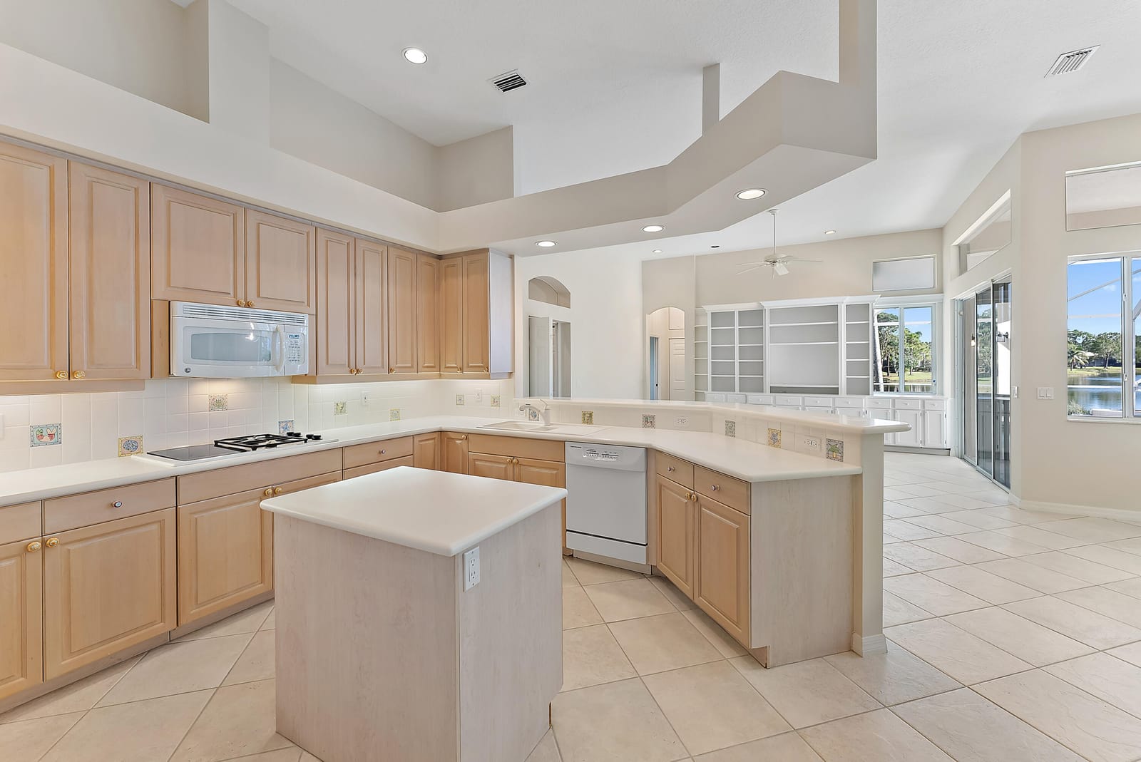 8037 SE Woodlake Lane, Hobe Sound, FL 33455 photo 13
