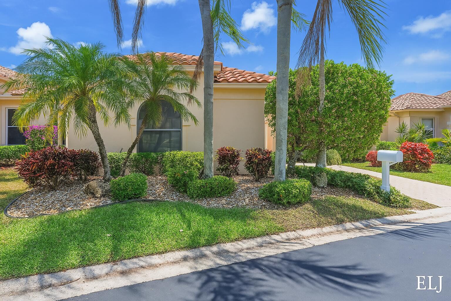 6090 Evian Place — photo 4