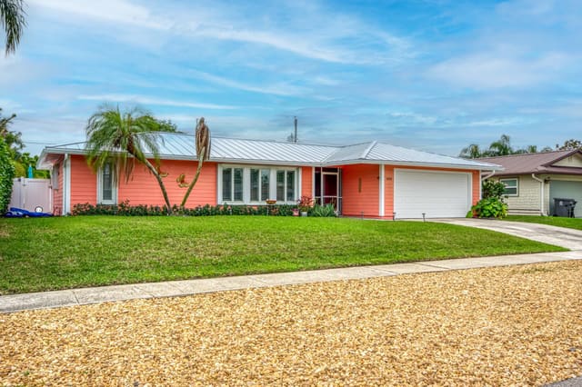4168 Russell Street, sold in Jupiter Cresta Unit 2, Jupiter, FL