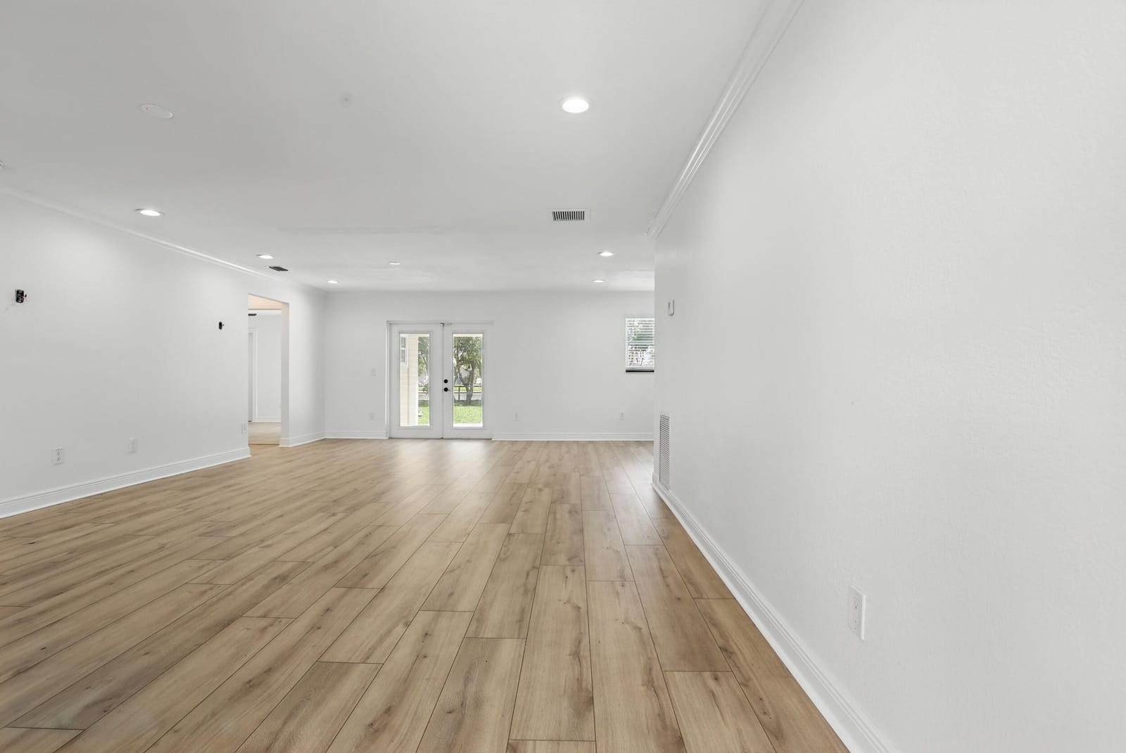 9400 Listow Ter Terrace — photo 3