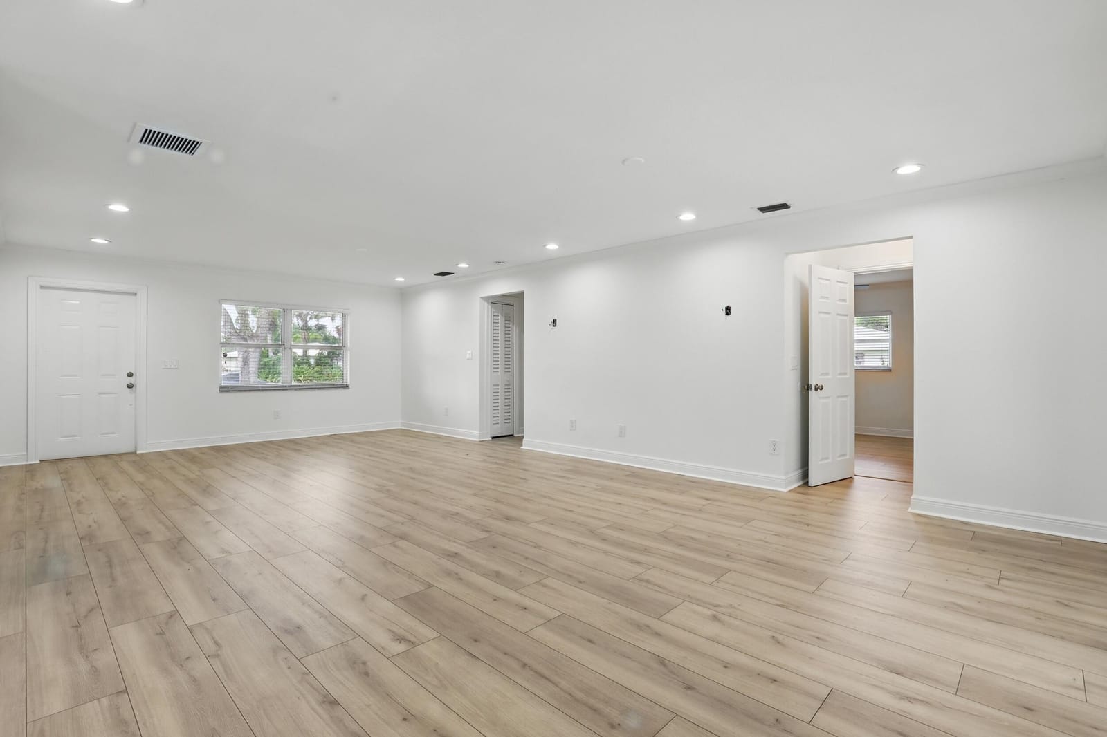 9400 Listow Ter Terrace — photo 7