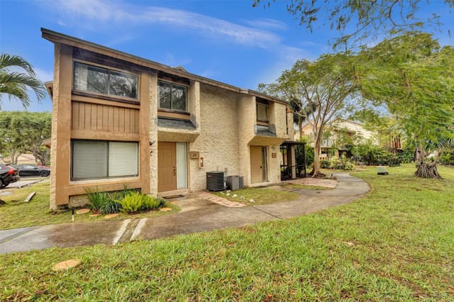 26 Wimbledon Lake 248, sold in Wimbledon At Jacaranda Co, Plantation, FL