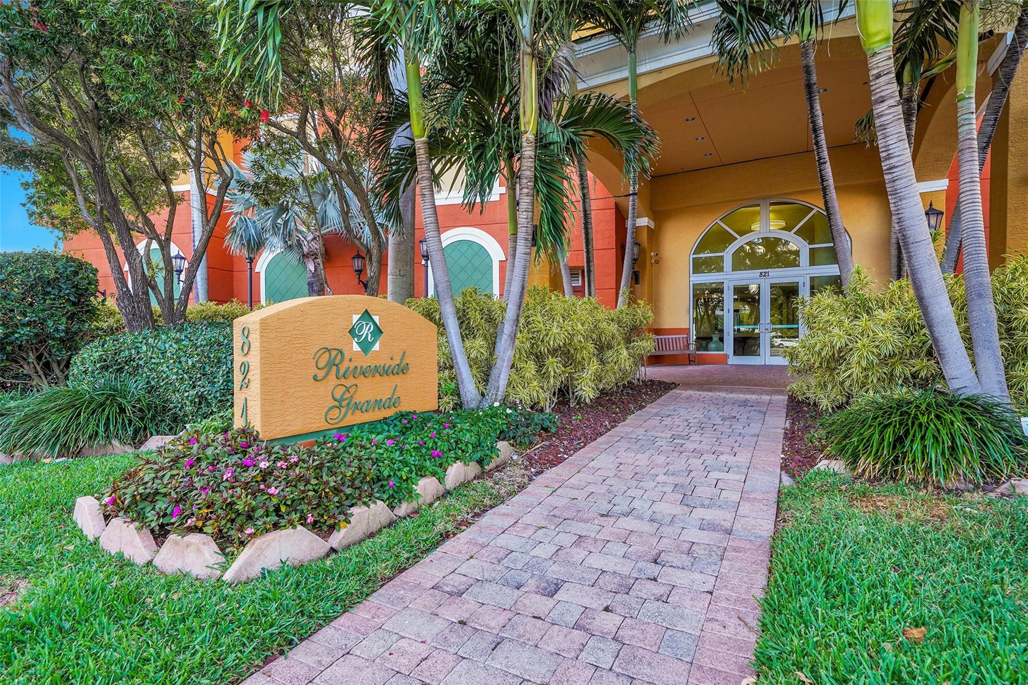 821 N Riverside Drive Ph2 — photo 11