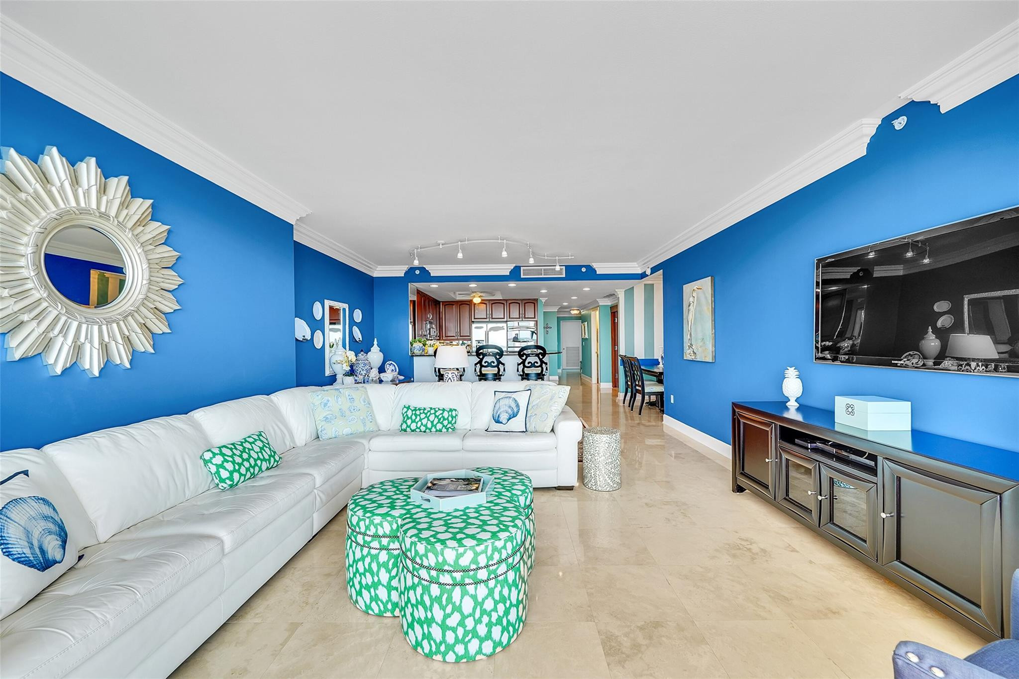 821 N Riverside Drive Ph2 — photo 3