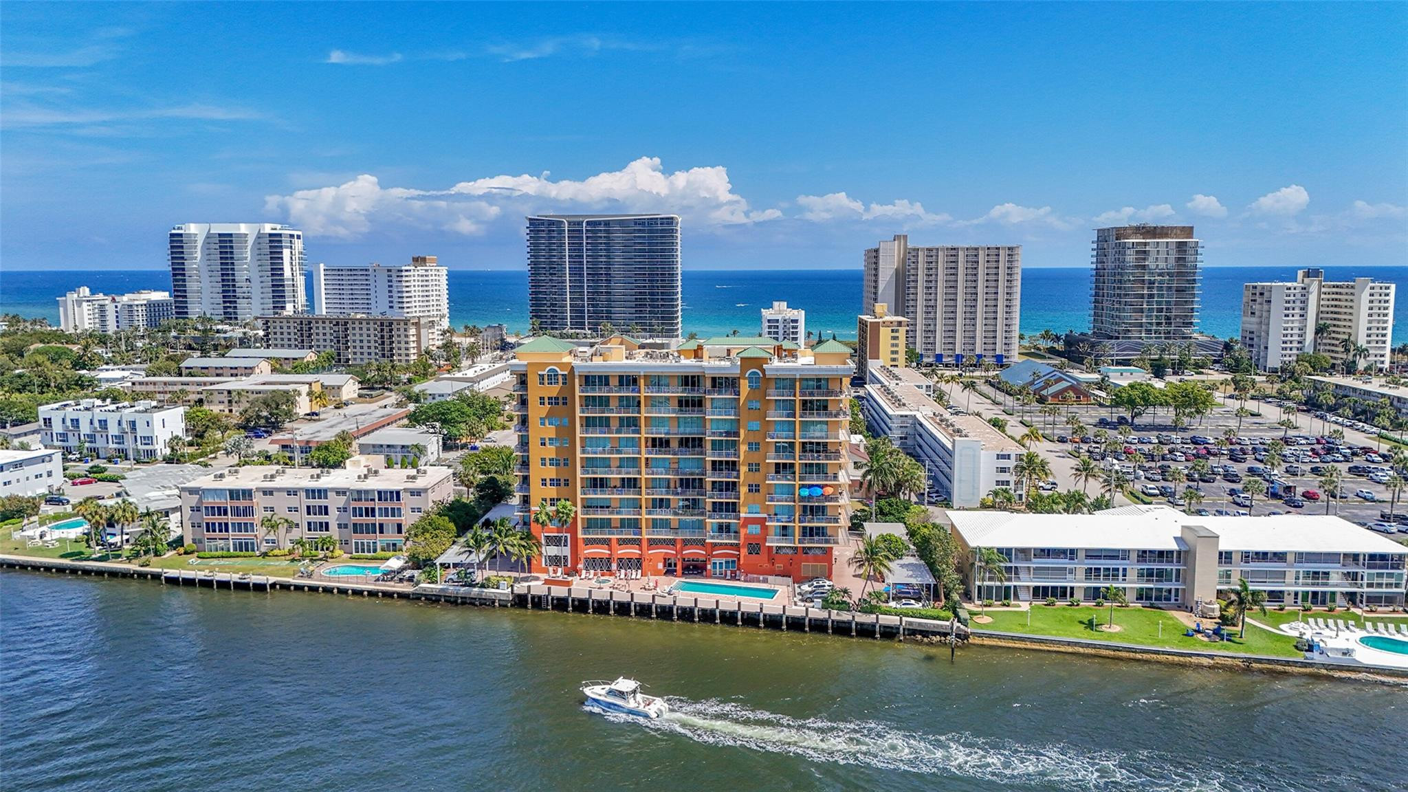 821 N Riverside Drive Ph2