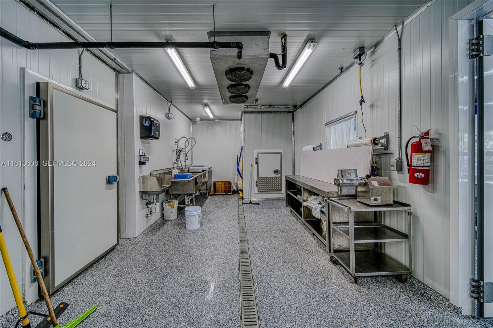 Top of The Line Fish & Top Of The Line Fish & Seafood Market With Distrib — photo 12