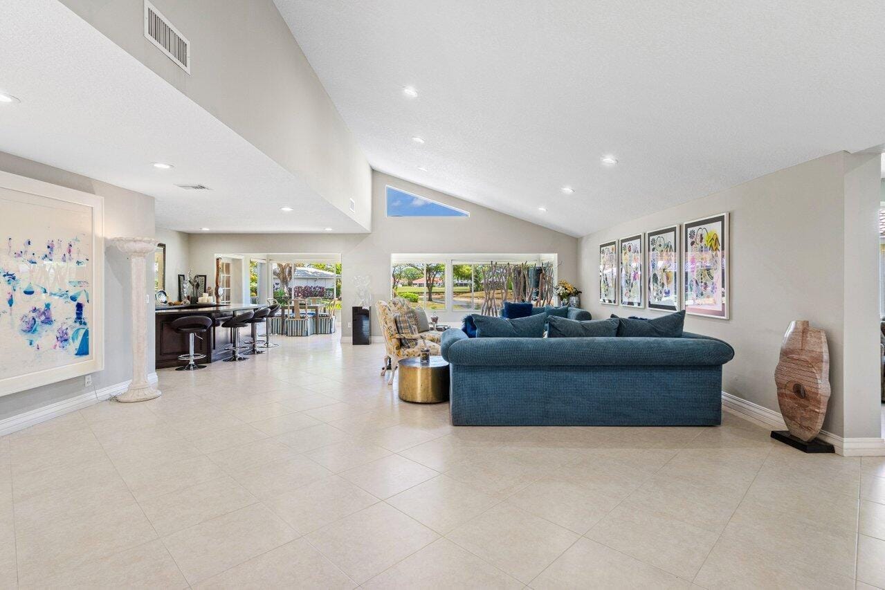19 Estate Drive — photo 7
