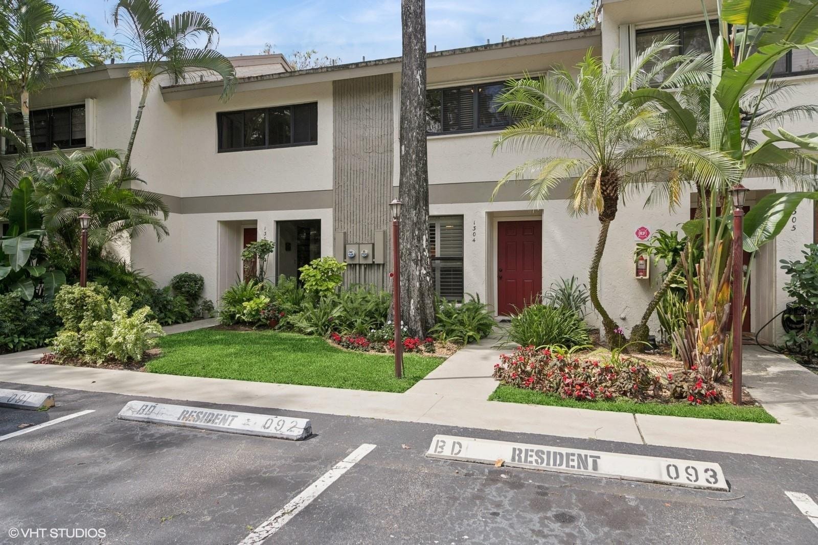 3082 S Oakland Forest Drive 1304 — photo 2