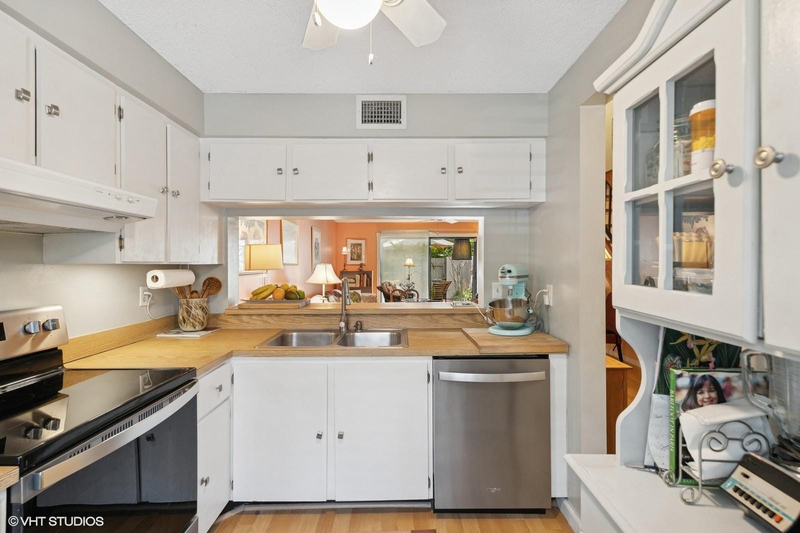 3082 S Oakland Forest Drive 1304 — photo 11