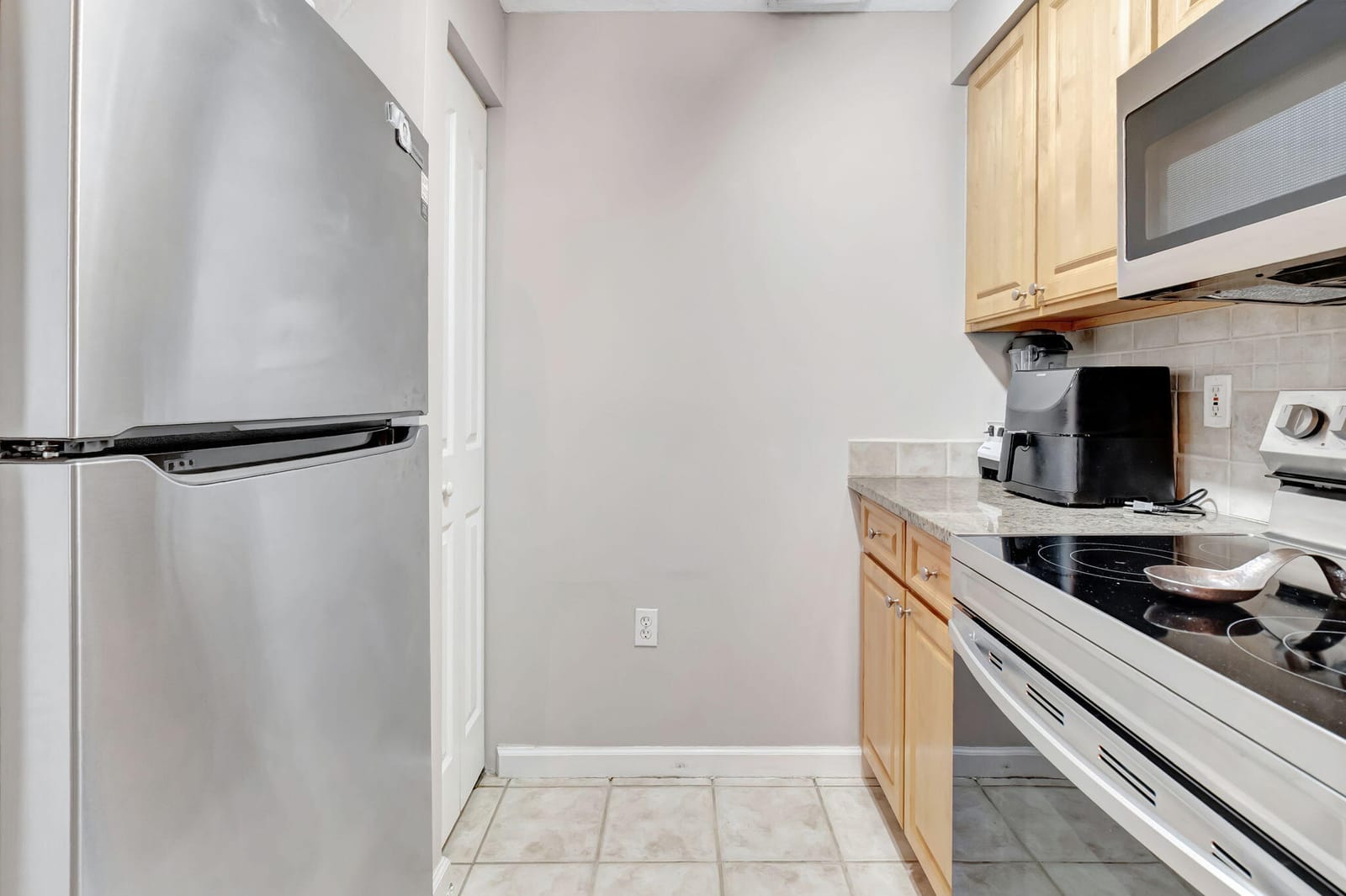 2022 Alta Meadows Lane 605, Delray Beach, FL 33444 photo 11