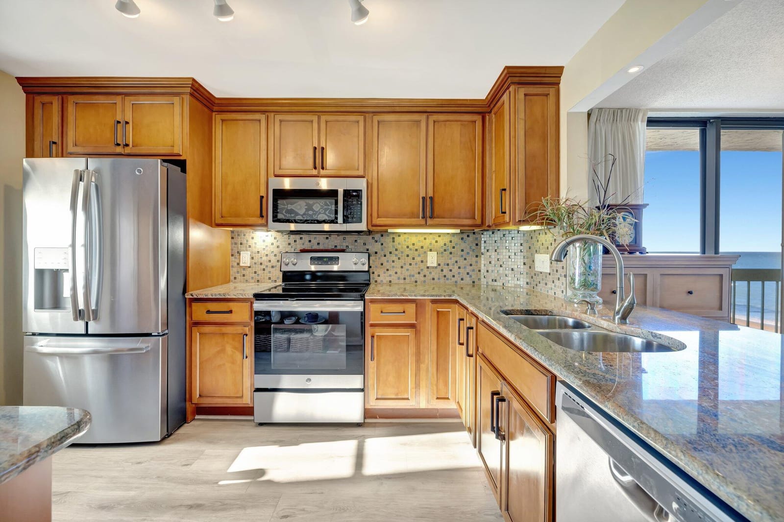 9940 S Ocean Drive 501 — photo 12