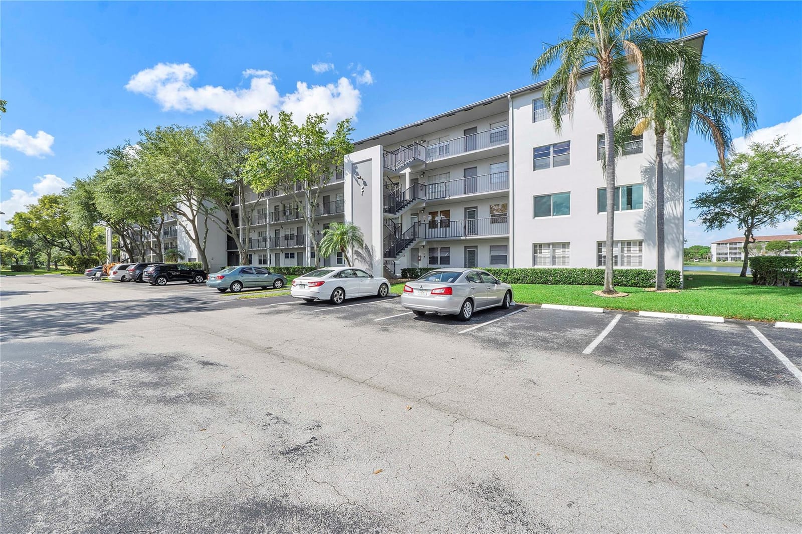400 SW 134th Way 411 F, Hollywood, FL 33027