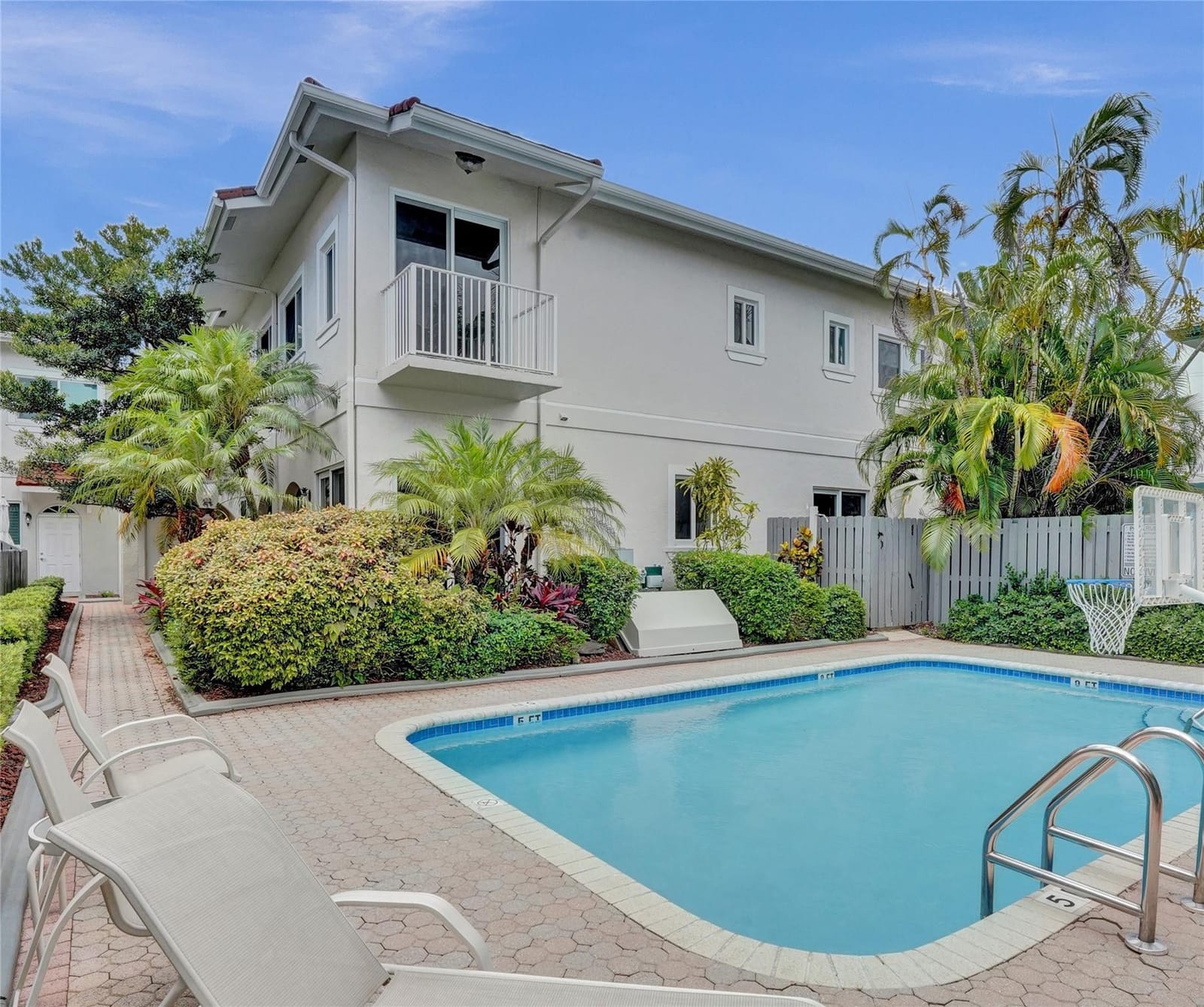 1744 NE 9th Street, Fort Lauderdale, FL 33304