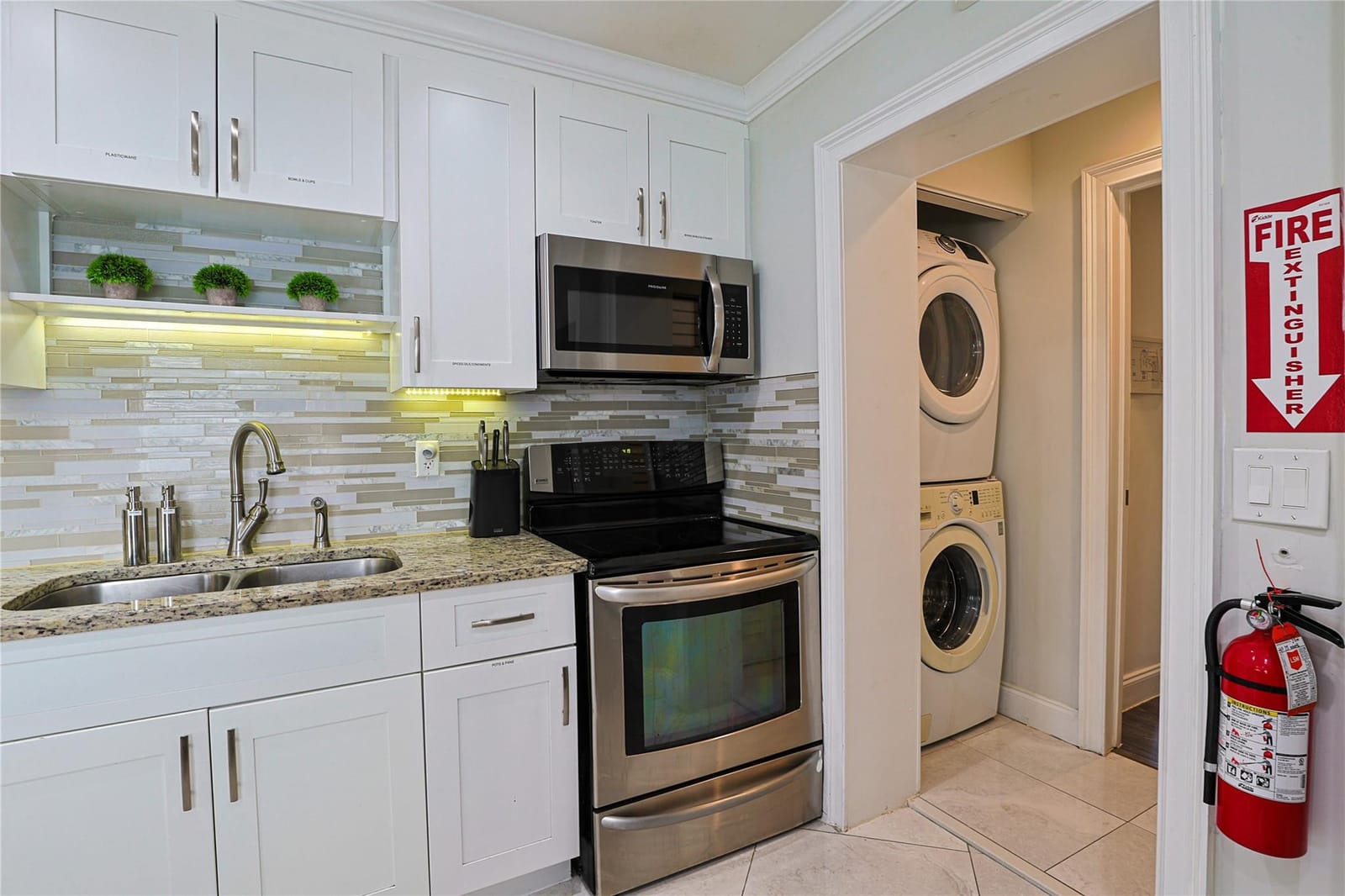 1614 Plunkett Street — photo 12
