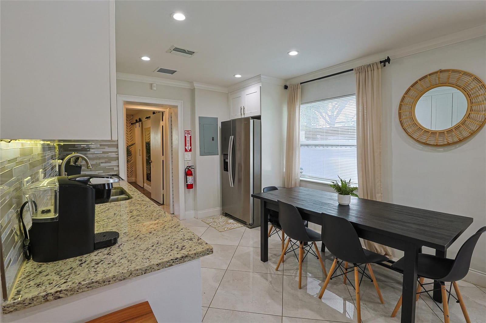 1614 Plunkett Street — photo 9