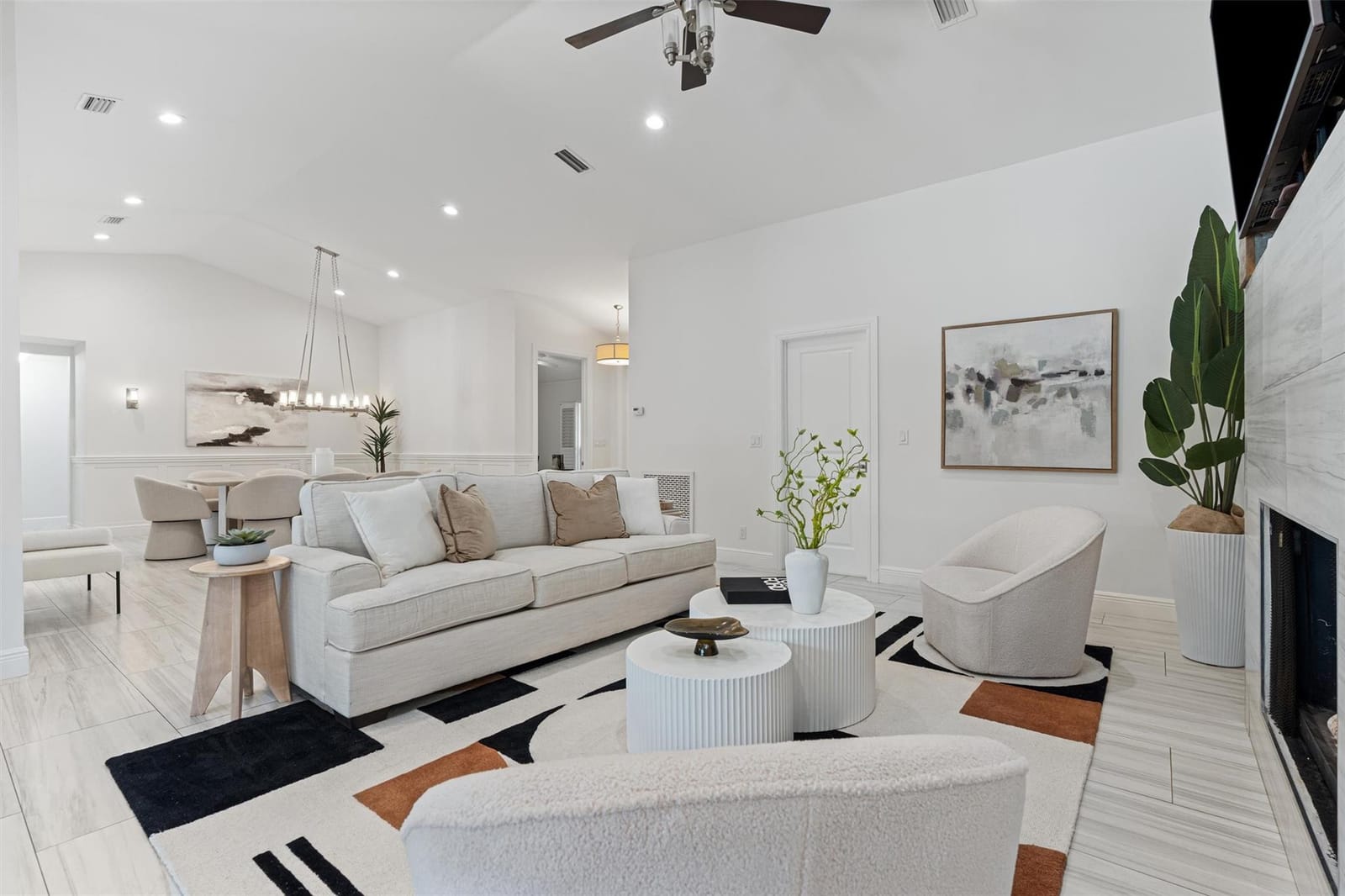 11914 Green Oak Drive — photo 3