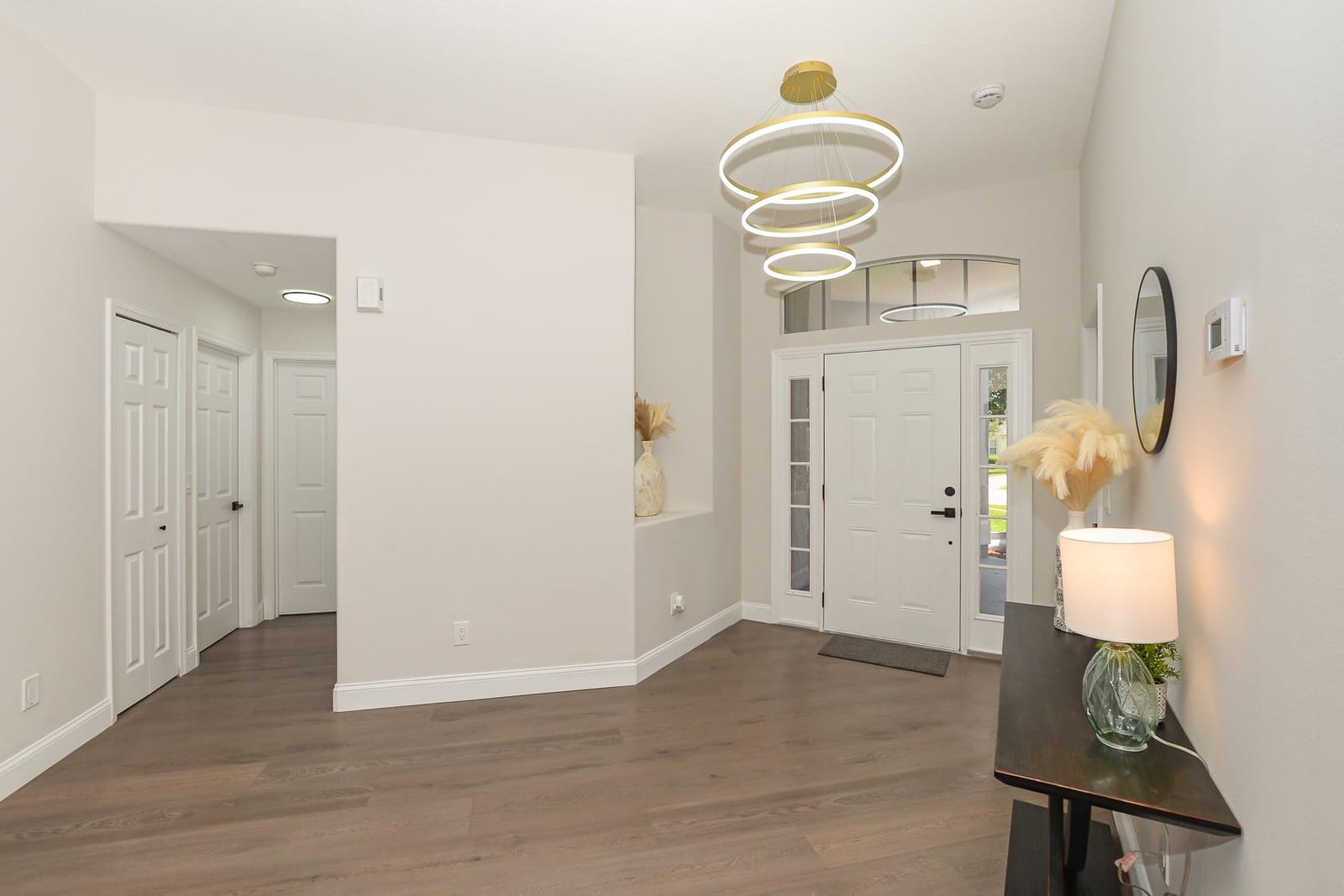590 Valencia Circle — photo 3