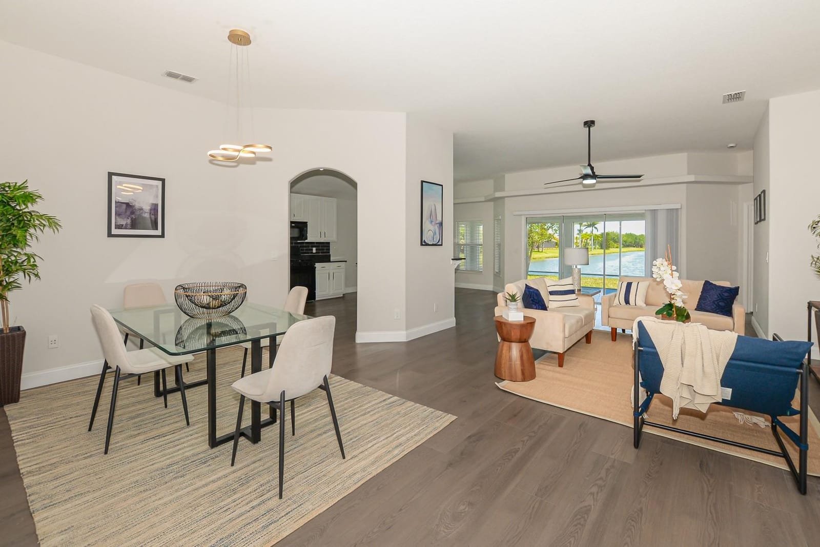 590 Valencia Circle — photo 4