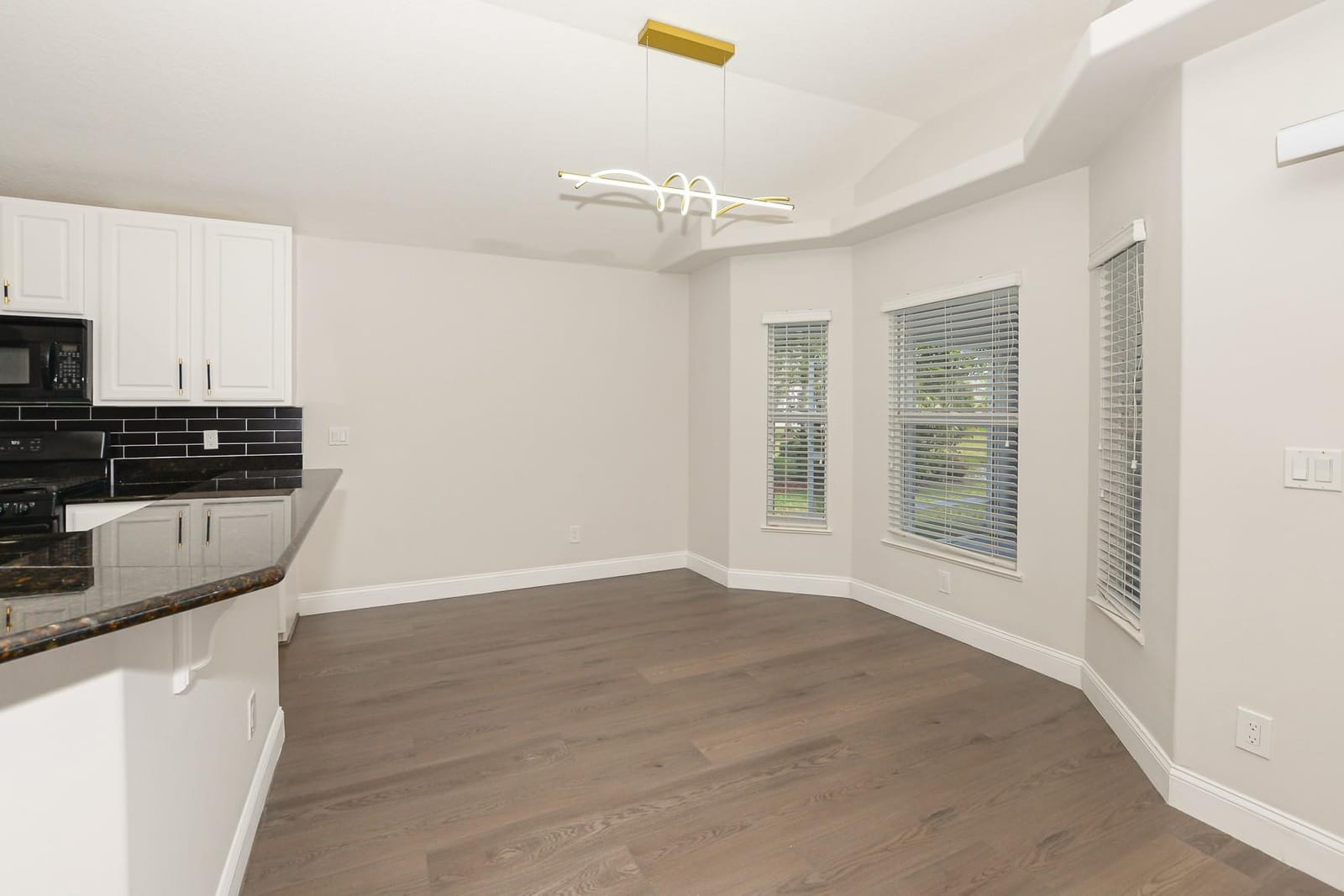 590 Valencia Circle — photo 10