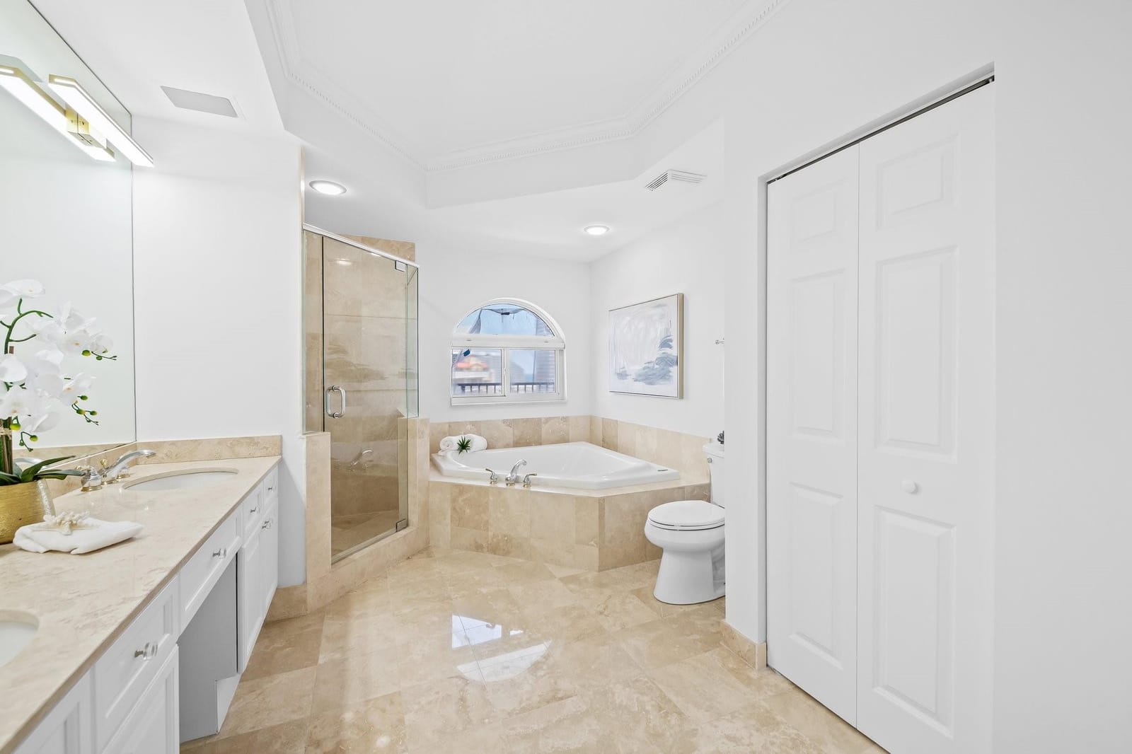 100 S Birch Road 1605 — photo 11