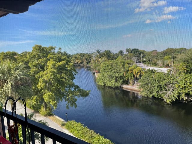 610 Tennis Club Drive 401, sold in Lauderdale Tennis Club, Fort Lauderdale, FL