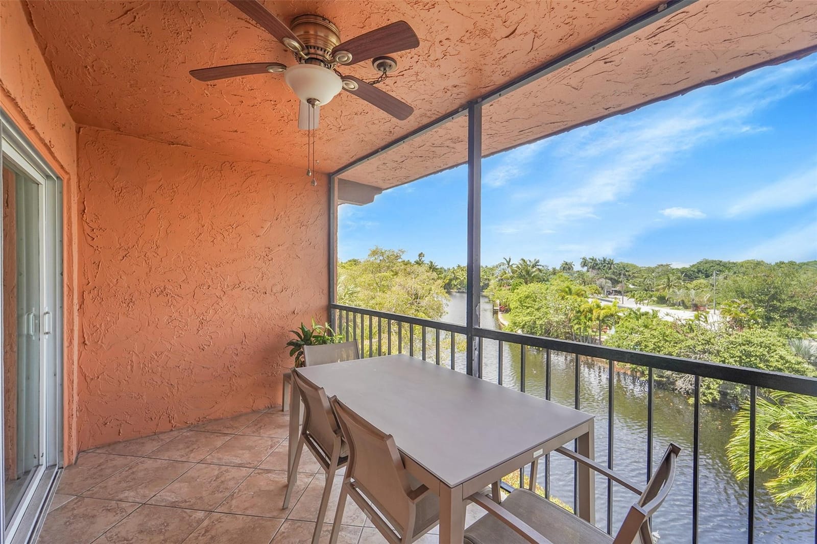 610 Tennis Club Drive 401 — photo 2