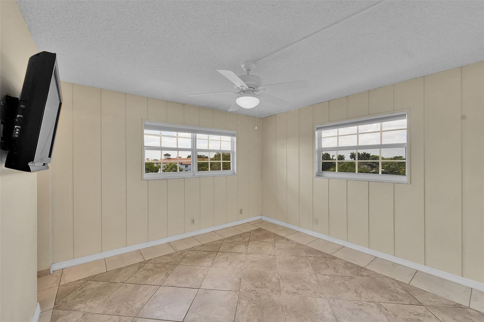 610 Tennis Club Drive 401 — photo 11