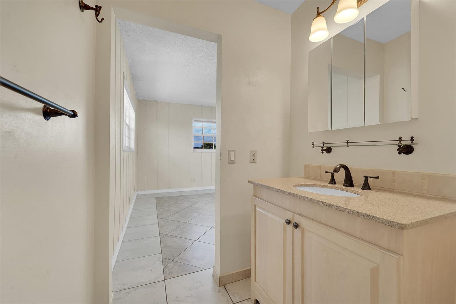 610 Tennis Club Drive 401, Fort Lauderdale, FL 33311 photo 13