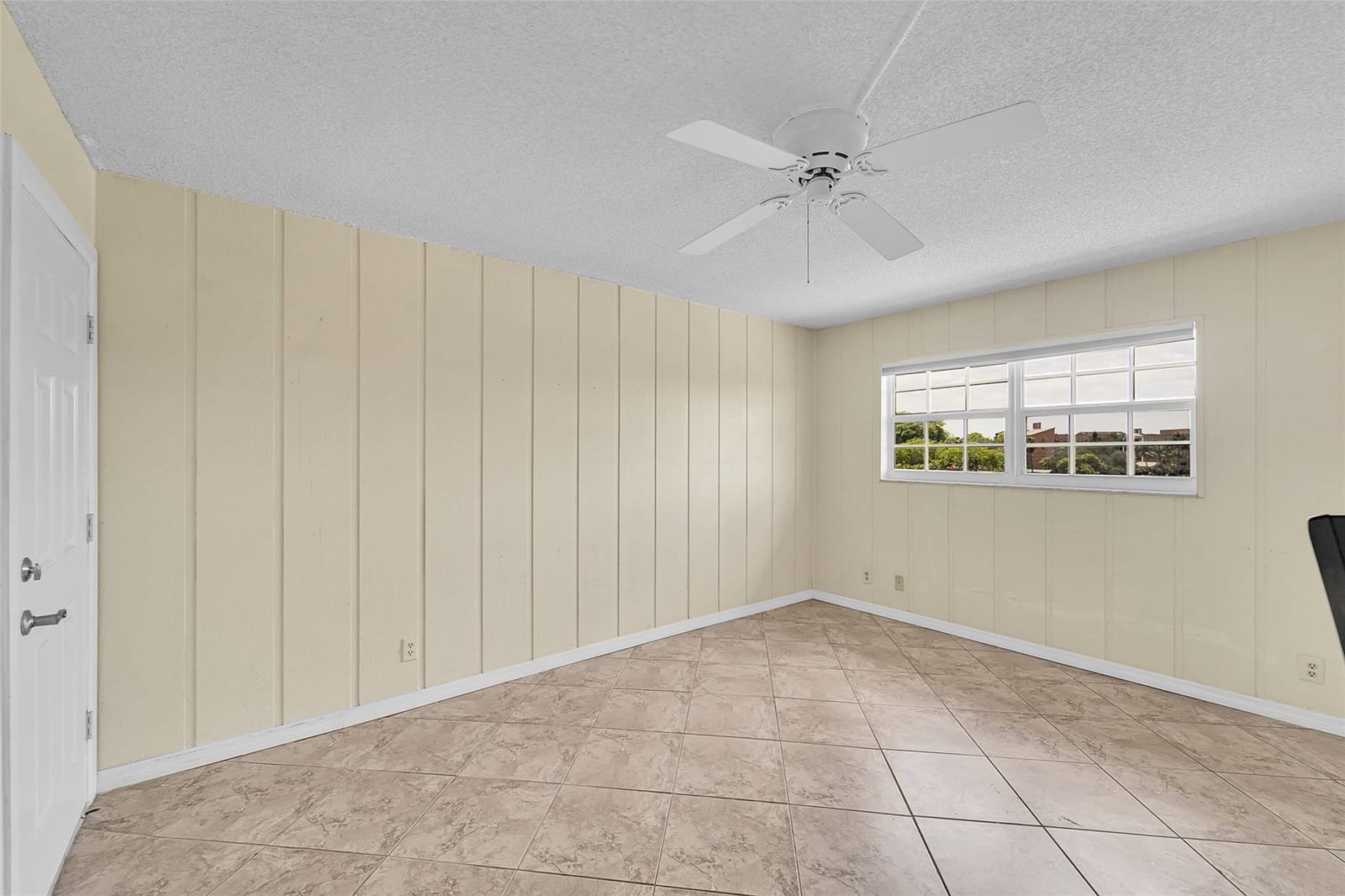 610 Tennis Club Drive 401, Fort Lauderdale, FL 33311 photo 15
